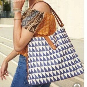 Stella & Dot Crosby Hobo Geo Tile Navy and Beige Shoulder Crossbody Purse